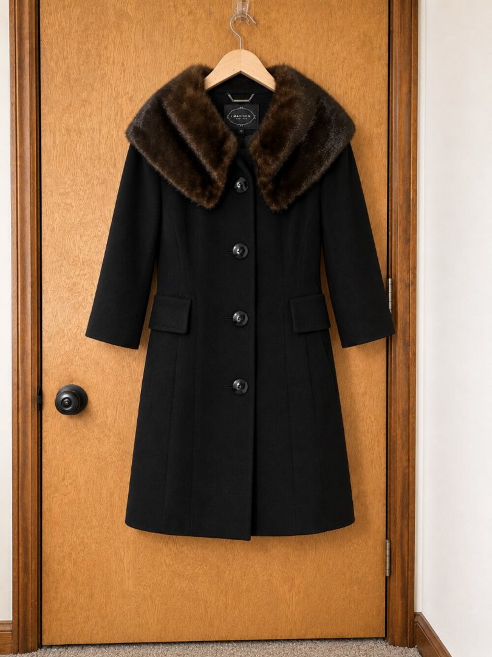 One Madison Black Wool Blend Coat Women’s Medium Elegant Fitted Faux Fur Collar